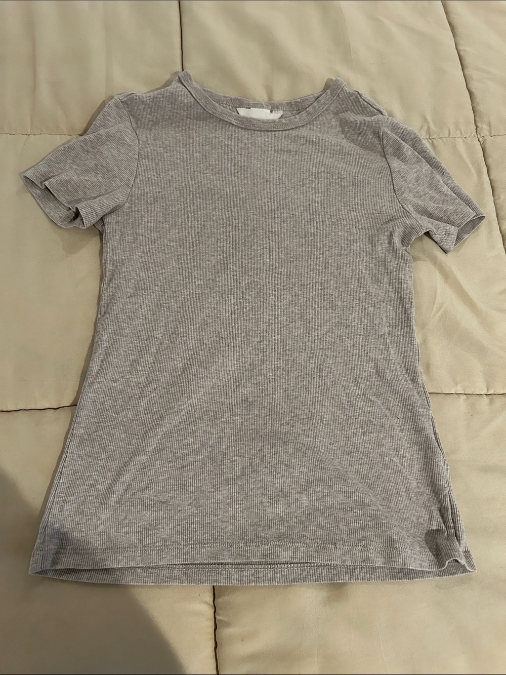 H&M ribbed t-shirt - size S